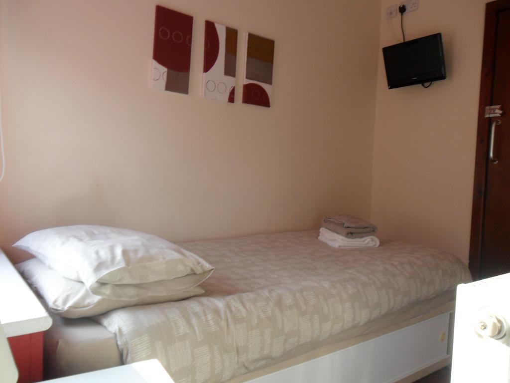 Oyo Main Top Hotel Widnes Ruang foto