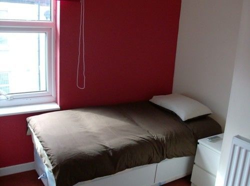Oyo Main Top Hotel Widnes Bagian luar foto
